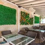 семеен Golden Place Hotel 3*
