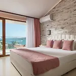 Hotel семеен Golden Place 3*