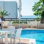 Hotel семеен Golden Place 3*