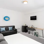 Hotel семеен Golden Place 3*