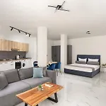 Hotel семеен Golden Place 3*