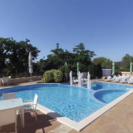 Hotell семеен Golden Place