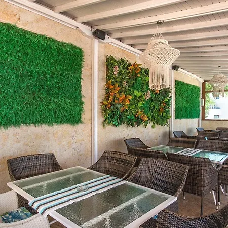 Golden Place Hotel 3*