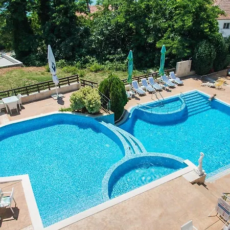 Hotell семеен Golden Place 3*
