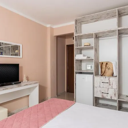 семеен Golden Place Hotell Sozopol