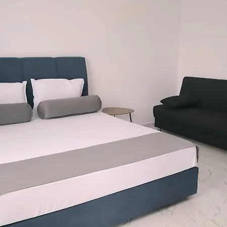 Golden Place Hotel