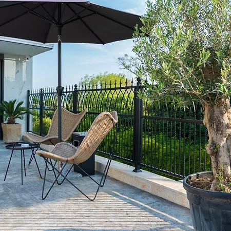 семеен Golden Place Hotell Sozopol