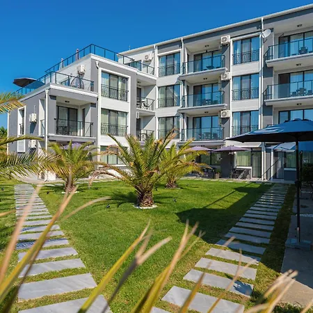 семеен Golden Place Hotel Sozopol