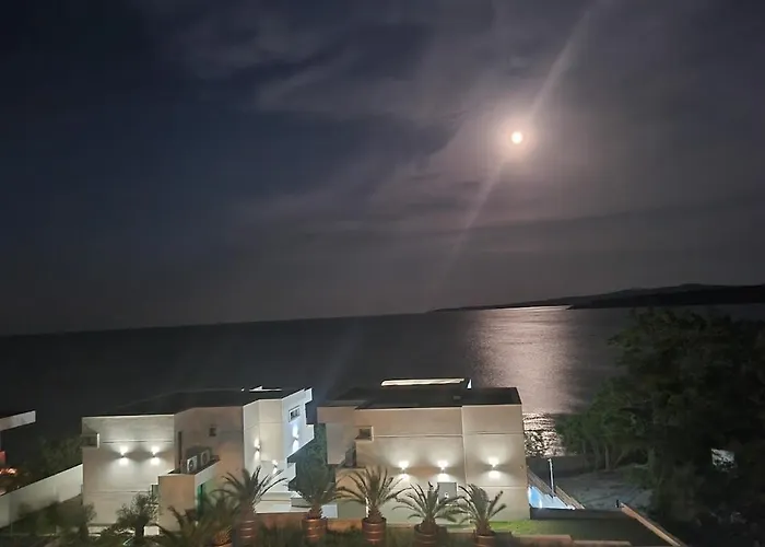 семеен Golden Place