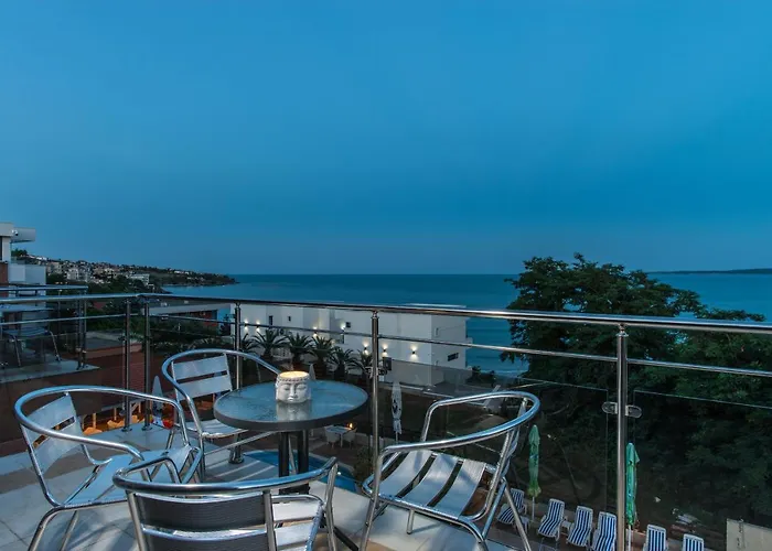 Hotel семеен Golden Place 3*