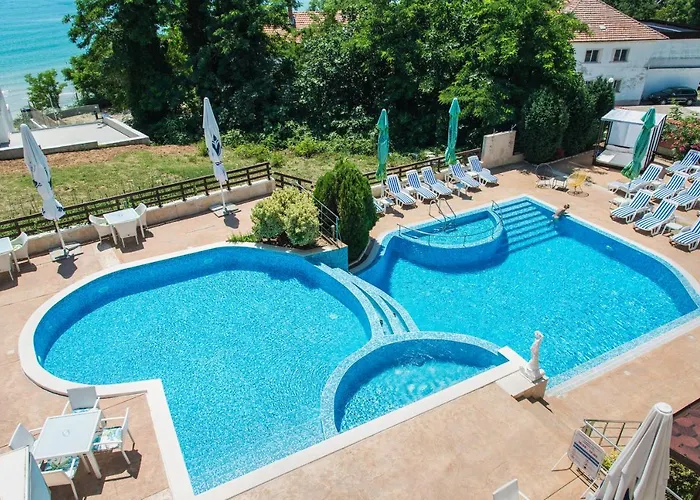 Hotel семеен Golden Place 3*