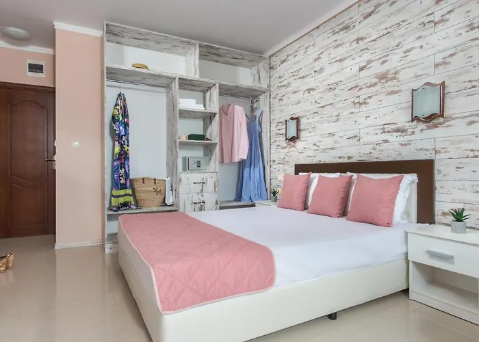 семеен Golden Place