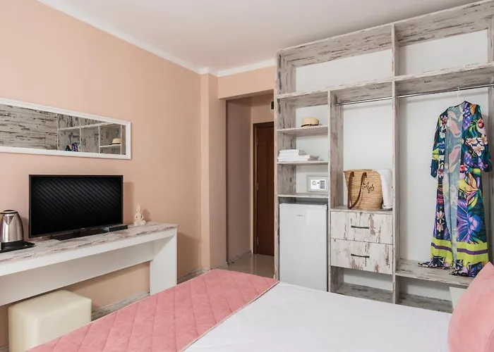 семеен Golden Place Hotel Sosopol