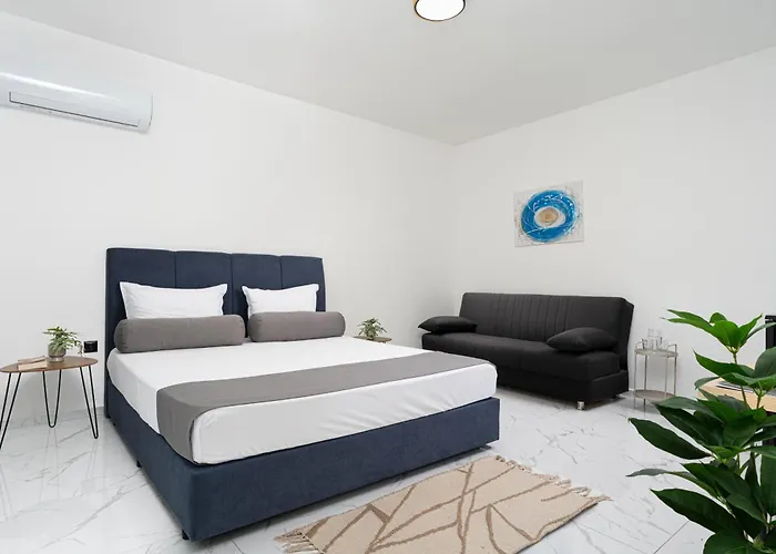 семеен Golden Place