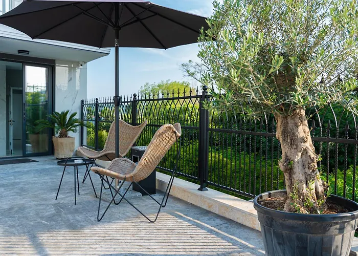 семеен Golden Place Hotel Sozopol