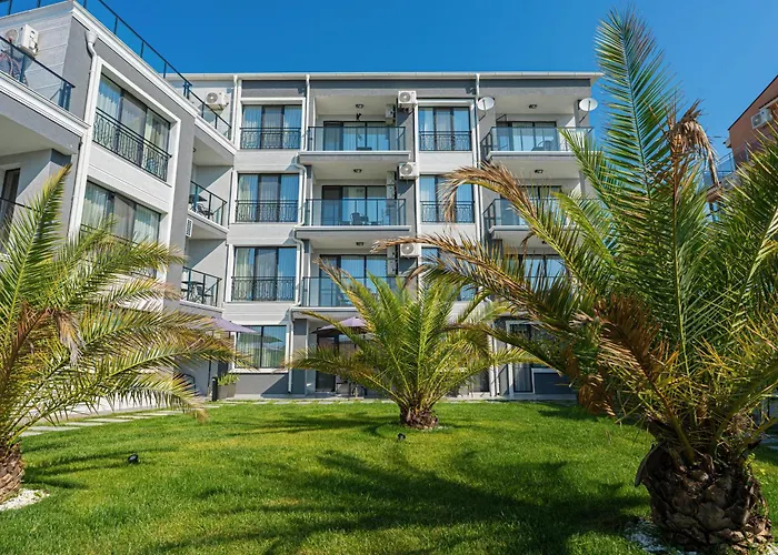 семеен Golden Place