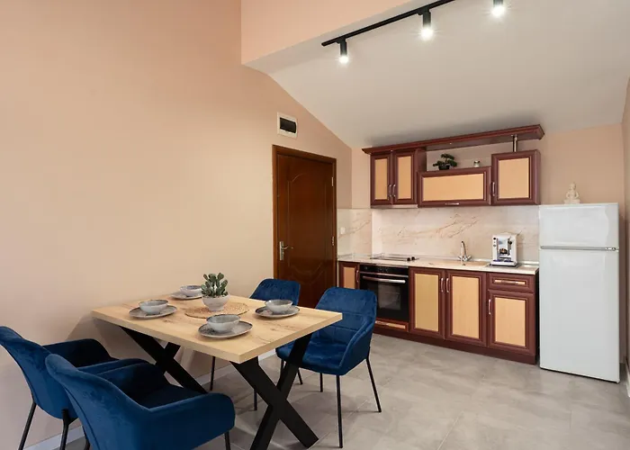 семеен Golden Place 3* Sosopol