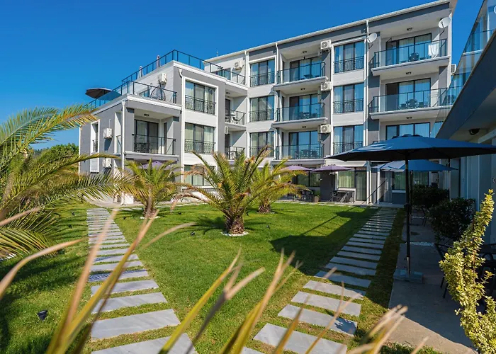 семеен Golden Place Hotel Sozopol