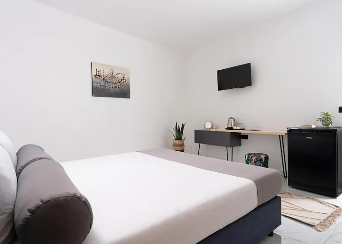 Hotel семеен Golden Place Sozopol