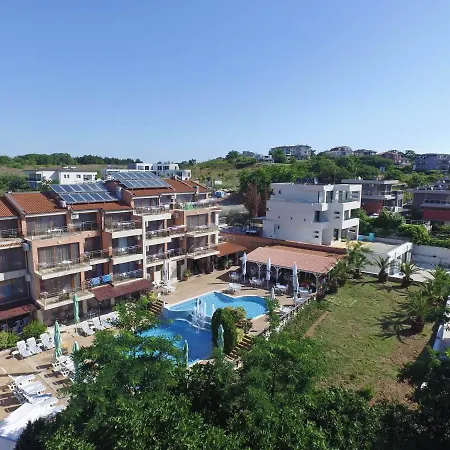 семеен Golden Place Hotel 3*