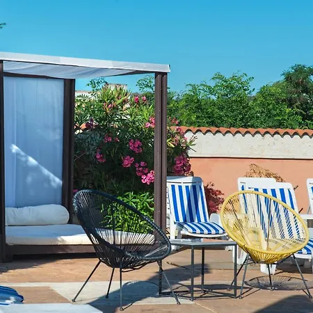 семеен Golden Place فندق