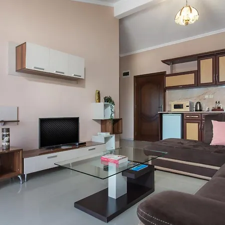 семеен Golden Place 소조폴