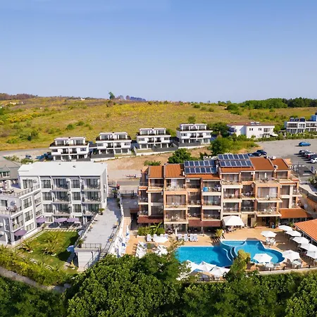 Hotel семеен Golden Place