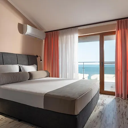 Hotel семеен Golden Place