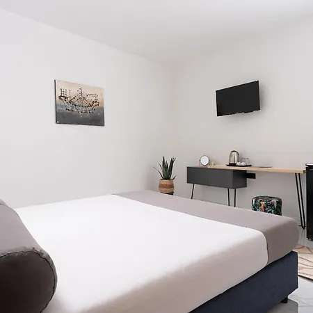 Hotel семеен Golden Place Sozopol