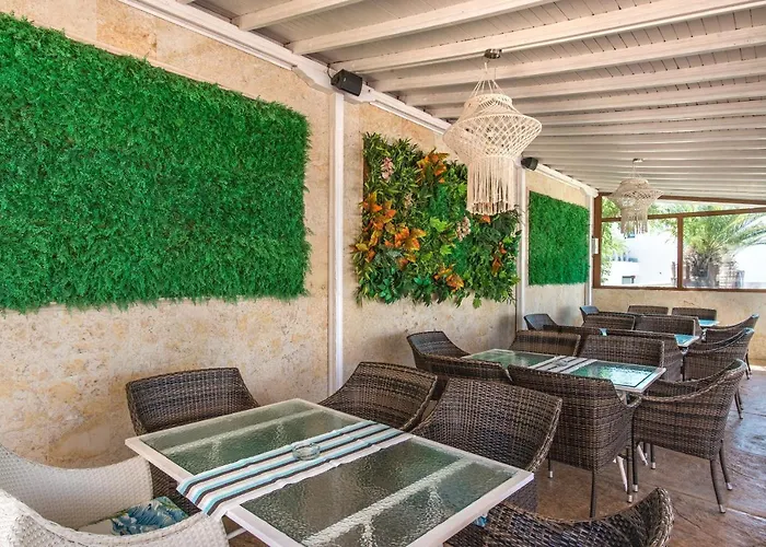 семеен Golden Place Отель 3*