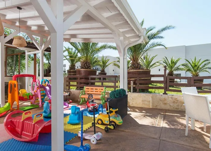 семеен Golden Place 3*