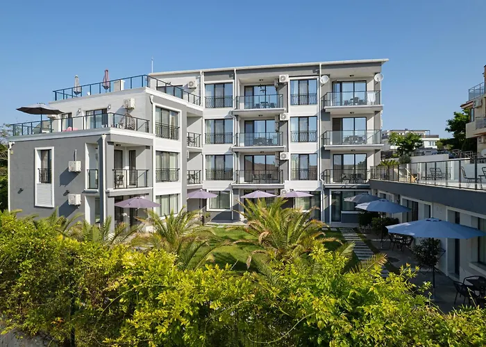 семеен Golden Place Созополь