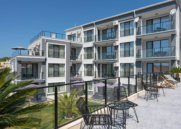 семеен Golden Place 3* Созополь